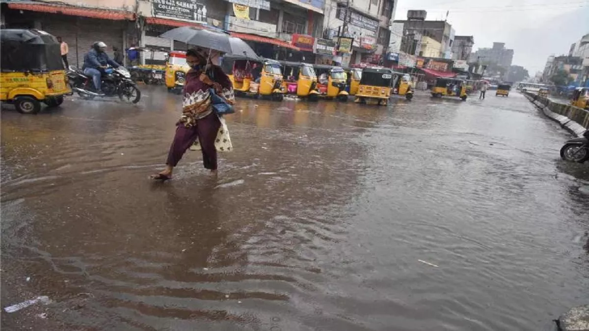 देश के कई राज्यों में आज भारी बारिश की संभावना है (फाइल फोटो)