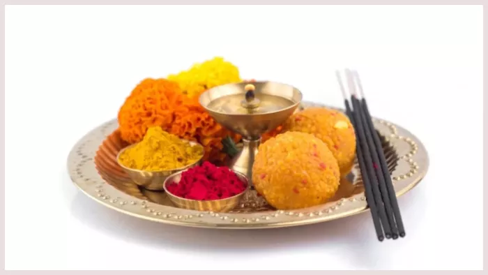 Aarti ke Niyam भगवान की आरती करने का सही तरीका।