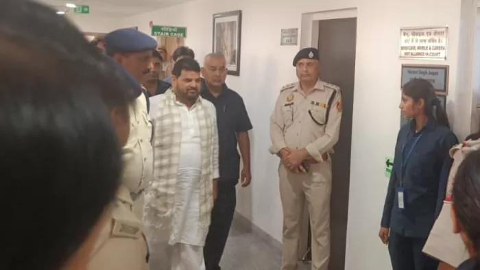 राउज एवेन्यू कोर्ट पहुंचे बृजभूषण शरण सिंह।