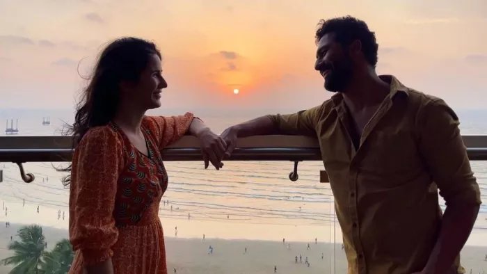 Katrina Kaif Vicky Kaushal were seen gossiping with each other in their home. Photo-Instagram