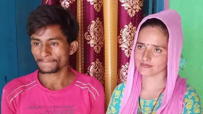 पाकिस्तानी महिला सीमा हैदर और उसका प्रेमी सचिन।