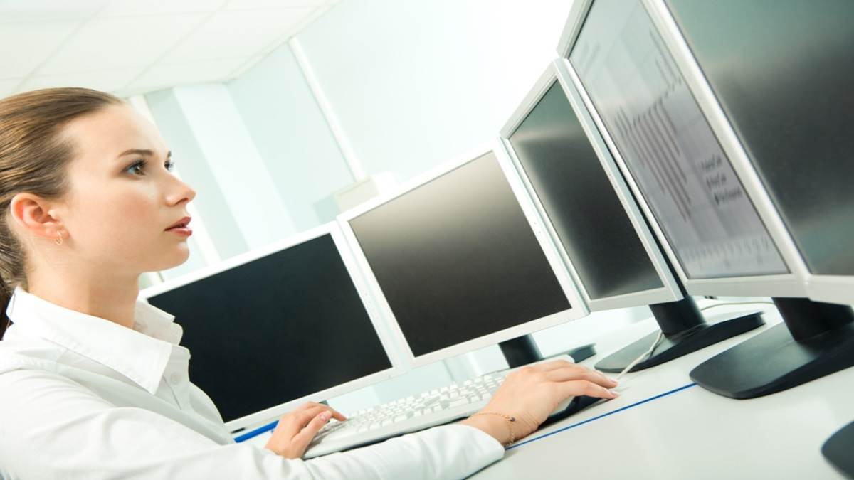 ऐरे गैरे नहीं हैं ये Computer Monitor, प्रोफेशनल, स्टूडेंट और बिजनेसमैन, सबके हैं आंख का सितारा