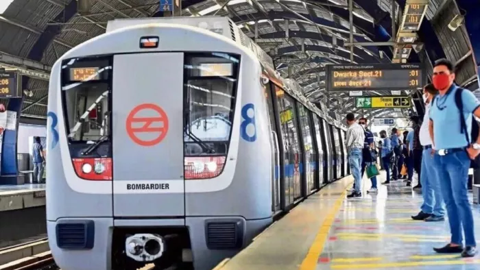 DMRC News: मेट्रो स्टेशन से नीचे कूदी महिला, मौत। फाइल फोटो