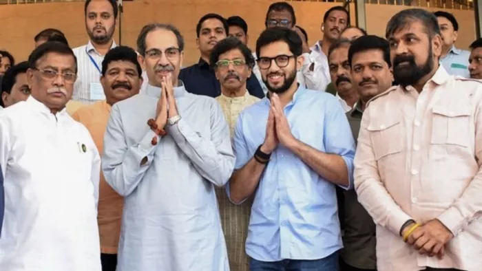 उद्धव ठाकरे की पार्टी अब सार्वजनिक तौर पर ले सकेगी चंदा। फाइल फोटो।