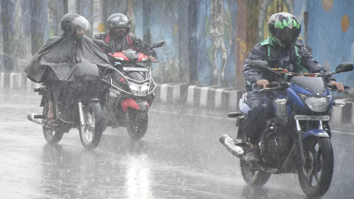 UP Weather Update: लखनऊ के आसपास के जिलों में चल रही तेज हवा, बूंदाबांदी का दौर; पढ़िए IMD का ताजा अपडेट