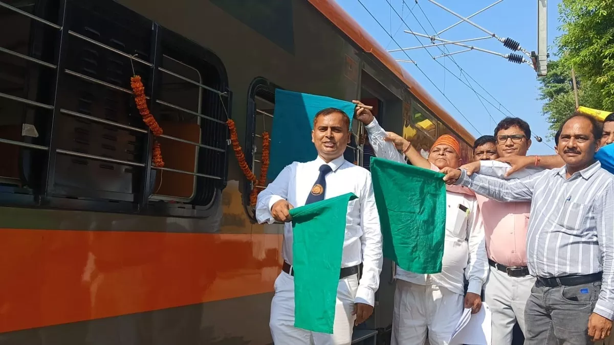 Amrit Bharat Express: हफ्ते में 3 दिन चलेगी अमृत भारत एक्सप्रेस, लखनऊ और दिल्ली की राह आसान