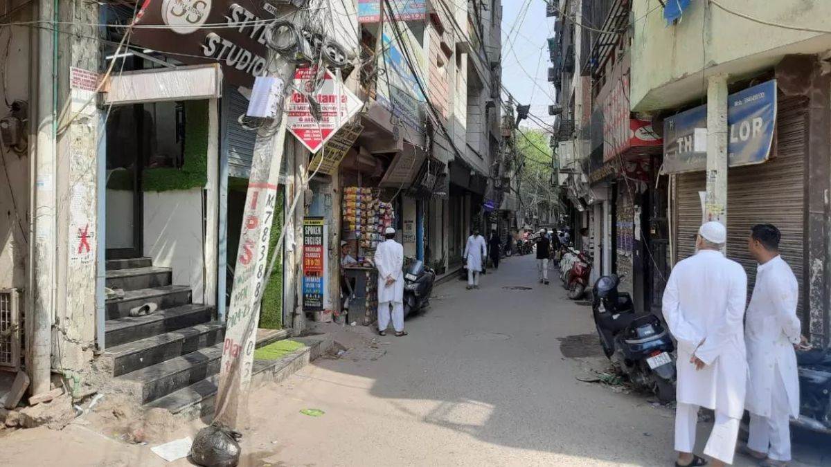 ncr faridabad news illegal encroachments face removal in daulat colony