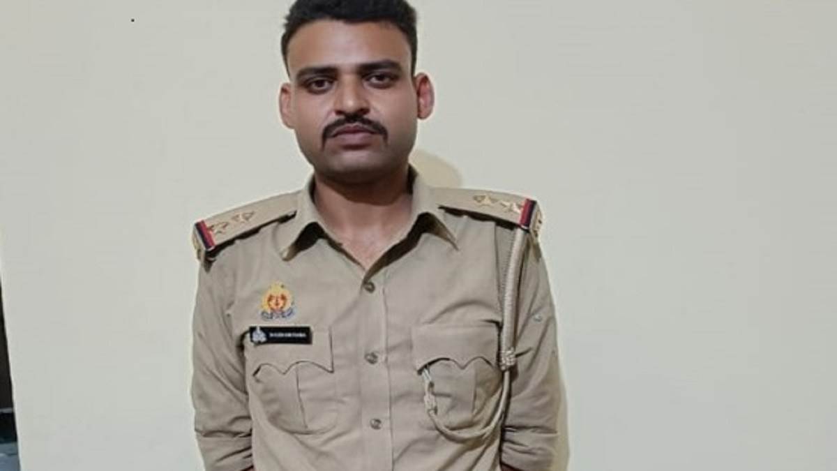 meerut news fake police inspector from muzaffarnagar arrested in meerut