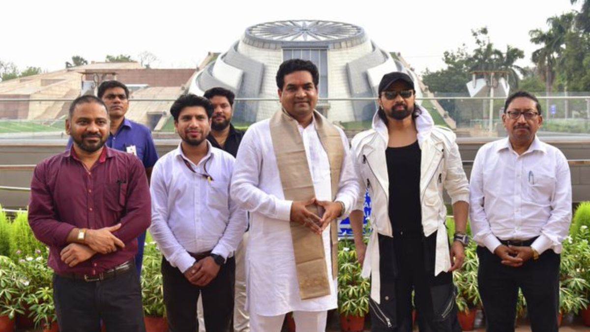 https://www.jagranimages.com/images/newimg/18072025/18_07_2025-himesh_reshmiya_kapil_mishra_23988196.jpg