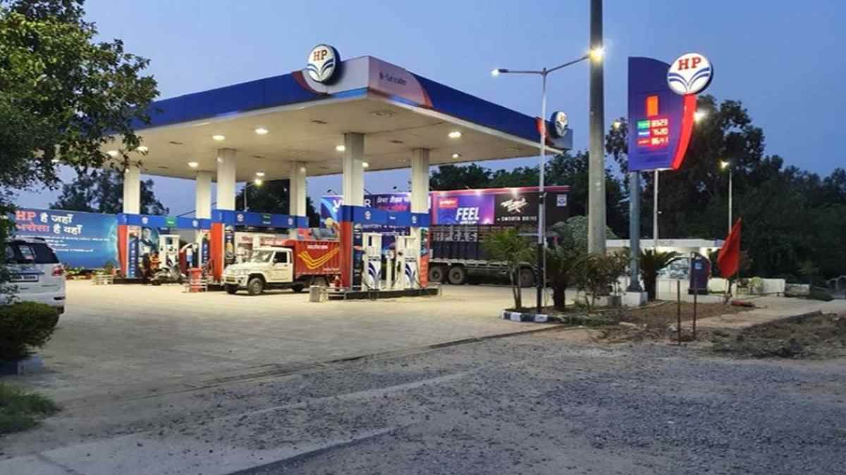 https://www.jagranimages.com/images/newimg/18072025/18_07_2025-petrol_pump_23988181.jpg