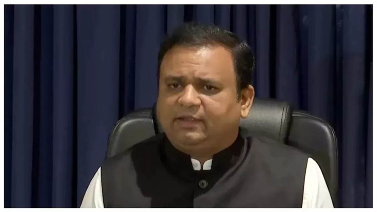 maharashtra assembly bans visitors after mla clash ethics committee to form