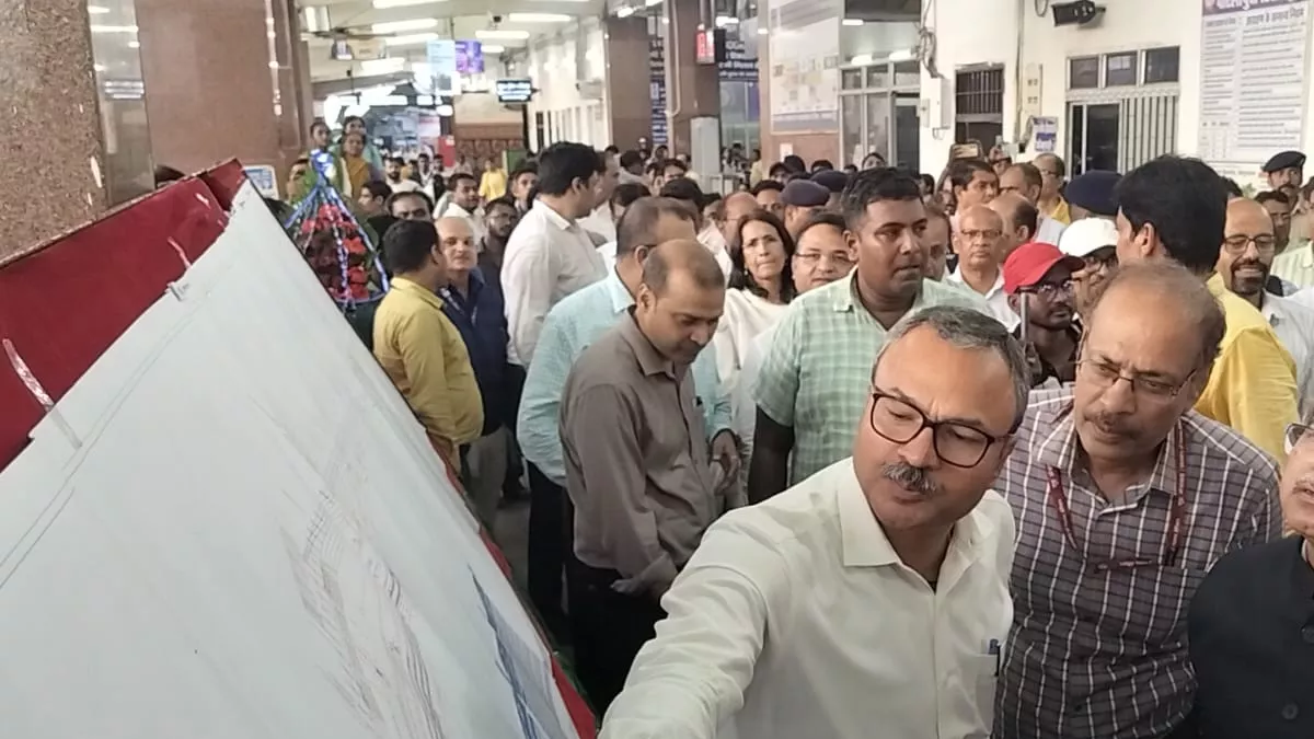 Railway news: रेलवे बोर्ड के चेयरमैन सतीश कुमार बोले- जल्द शुरू होगा वंदे भारत स्लीपर ट्रेन, चल रहा है ट्रायल
