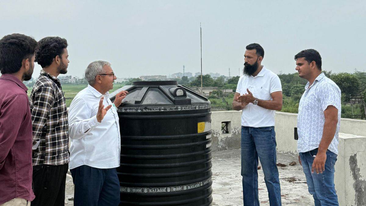 https://www.jagranimages.com/images/newimg/18072025/18_07_2025-sonipat_fogging_23987777.jpg