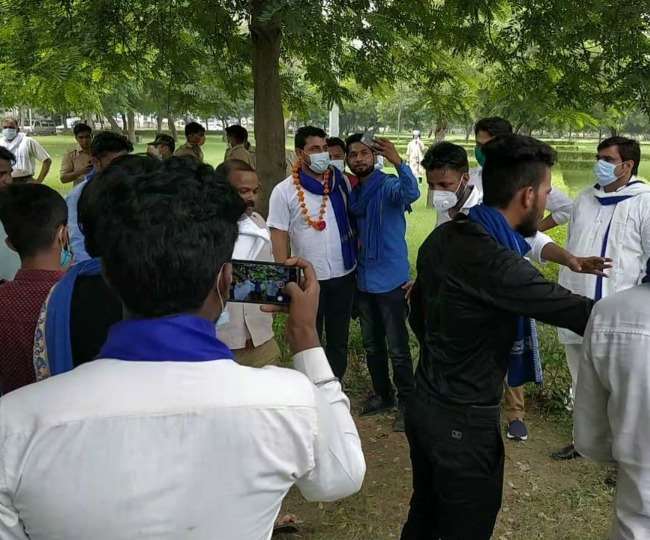 भीम आर्मी प्रमुख चंद्रशेखर आजाद उर्फ रावण लखनऊ पहुंचे, समर्थकों की ...