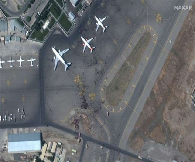 https://www.jagranimages.com/images/newimg/18082021/18_08_2021-kabul_airport_21938144.jpg