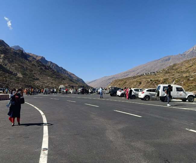 कोरोना महामारी व बरसात के चलते कुल्लू-मनाली का पर्यटन कारोबार ठप हो गया है।