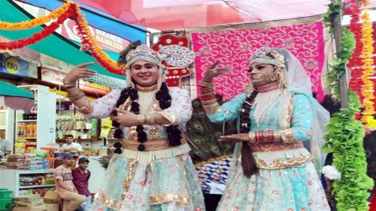 the procession took out on janmashtami the atmosphere became bright