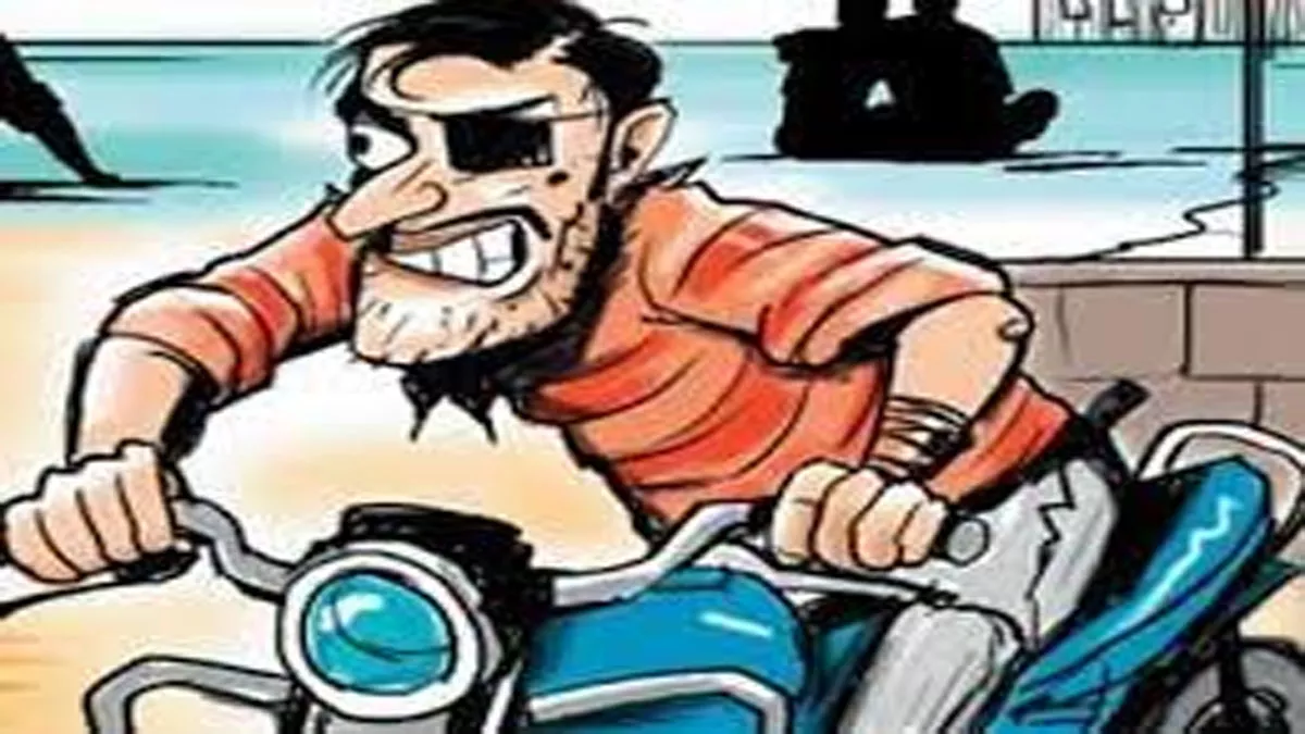 Dhanbad Crime: मनसा पूजा में फल बेचने के लिए आया था झरिया का दुकानदार चोरी हो गई बाइक