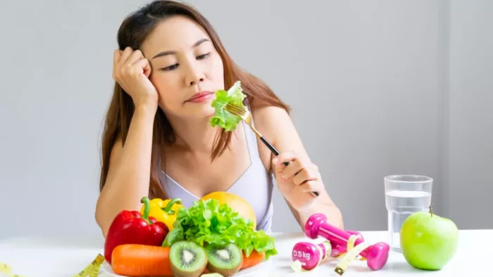 Eating Disorder: जानें अलग-अलग तरह के ईटिंग डिसॉर्डर और उनसे होने वाले नुकसान