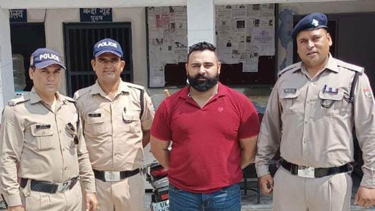 Haridwar Crime News: हरिद्वार के खन्नानगर गोलीकांड में 10 हजार का इनामी भाजपा नेता विष्णु अरोड़ा अंबाला से गिरफ्तार।
