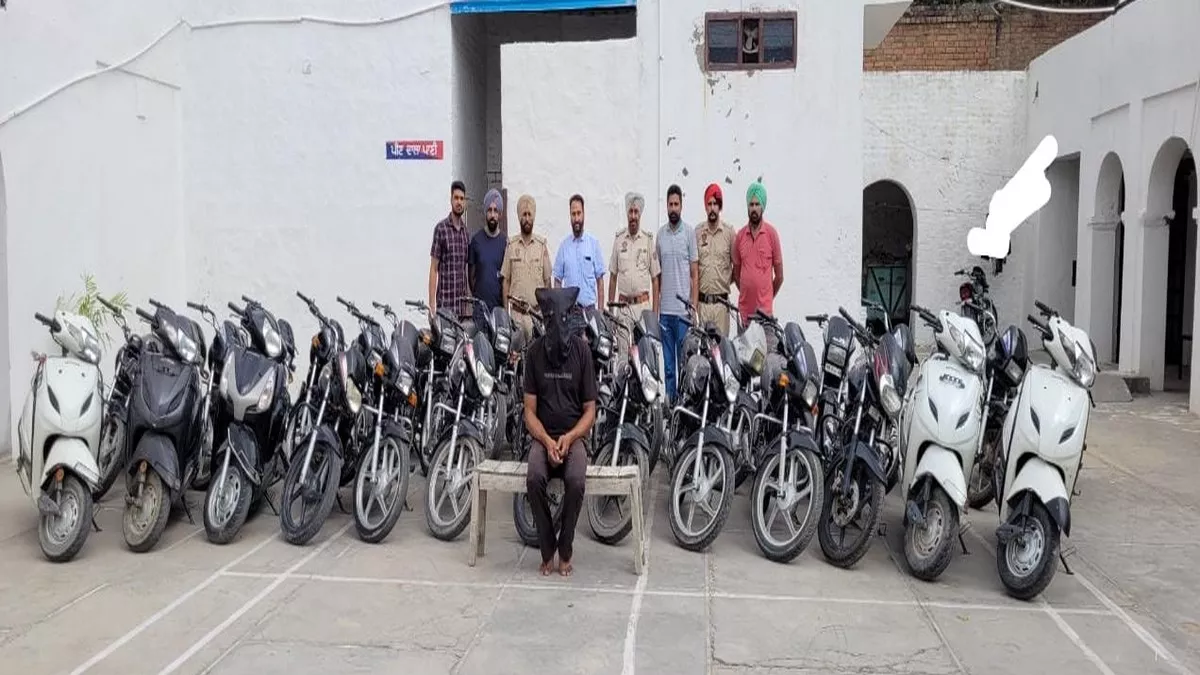 बठिंडा में सीआइए स्टाफ वन की टीम ने चोरों की निशानदेही पर 28 मोटरसाइकिल व पांच एक्टिवा बरामद किए।