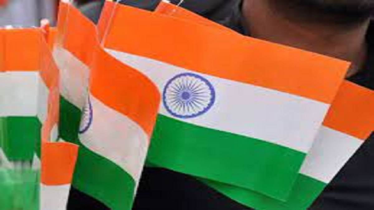 https://www.jagranimages.com/images/newimg/18082022/18_08_2022-tiranga_22988775.jpg