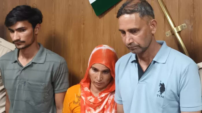 आरोपित माता-पिता और भाई पुलिस की गिरफ्त में।