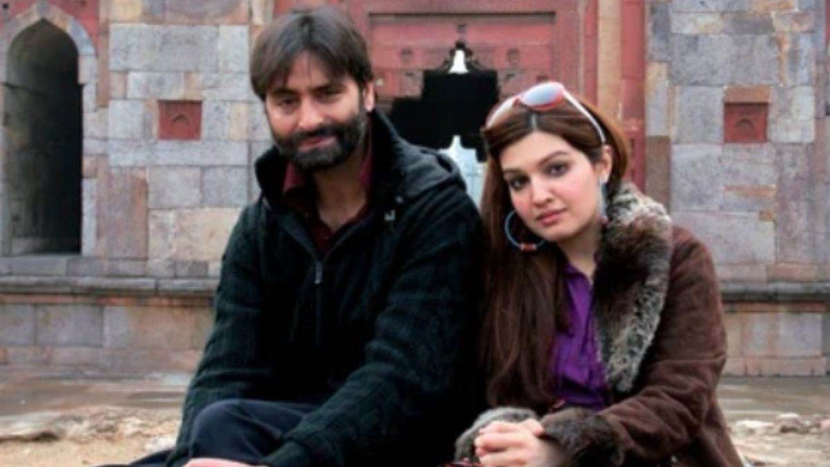 https://www.jagranimages.com/images/newimg/18082023/18_08_2023-mushaal_yasin_malik___23505081.jpg