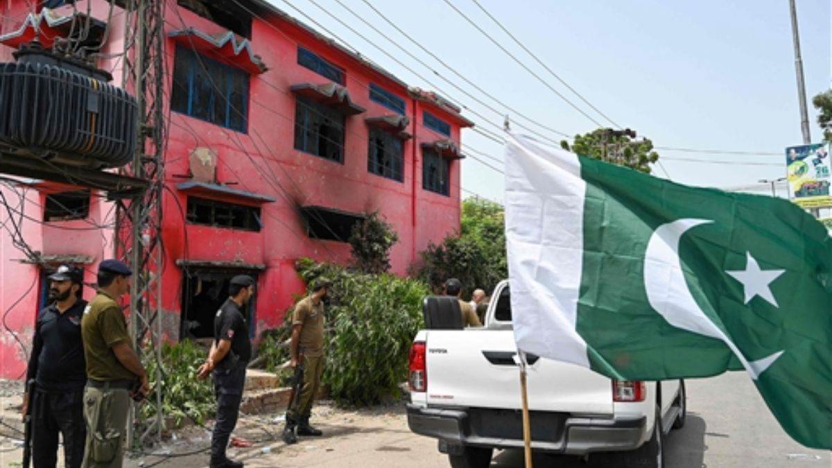 https://www.jagranimages.com/images/newimg/18082023/18_08_2023-pakistan_church_attack_23505143.jpg