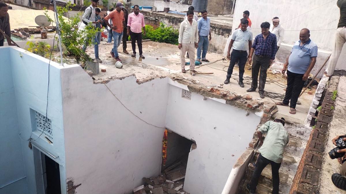 satna news house of accused of molesting a five year old girl demolished today narottam mishra had ordered