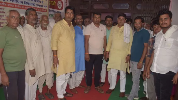 दोनों पक्षों ने तहसील दिवस में अपना-अपना पक्ष रखा