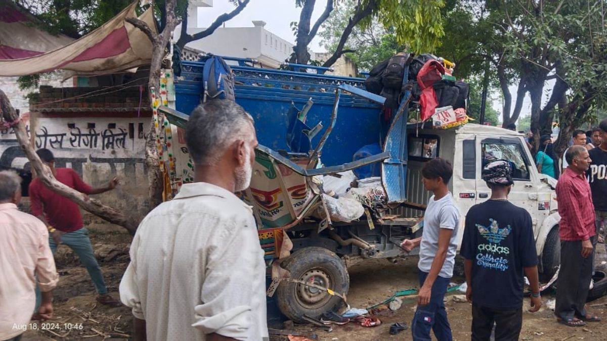 Bulandshahr Accident: बुलंदशहर में भीषण सड़क हादसा, पिकअप और बस की भिड़ंत में दस लोगों की मौत - Bulandshahr Accident Pickup and private bus collide in Bulandshahr several dead