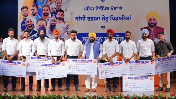 CM भगवंत मान ने हॉकी खिलाड़ियों को दिए एक-एक करोड़ रुपए