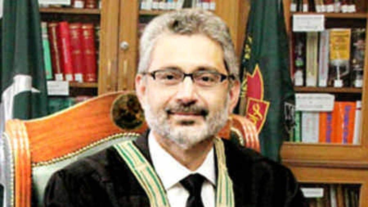 https://www.jagranimages.com/images/newimg/18082024/18_08_2024-justice_qazi_faez_isa_23780301.jpg