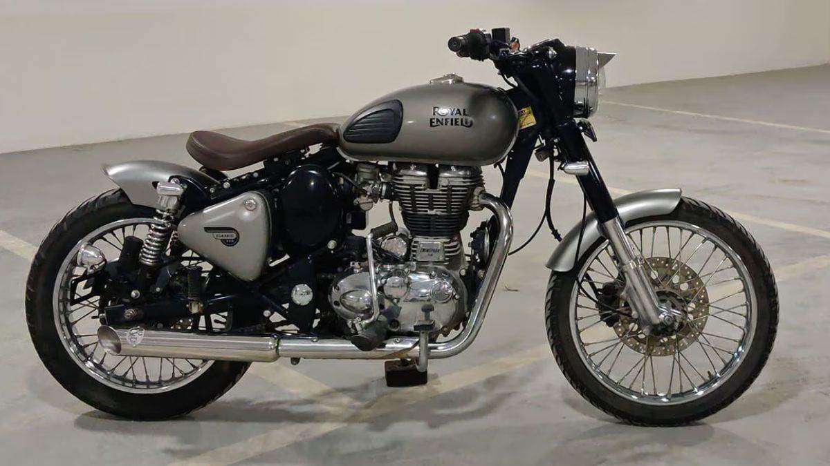 https://www.jagranimages.com/images/newimg/18082024/18_08_2024-royal_enfield_classic_350_bobber_23780470.jpg