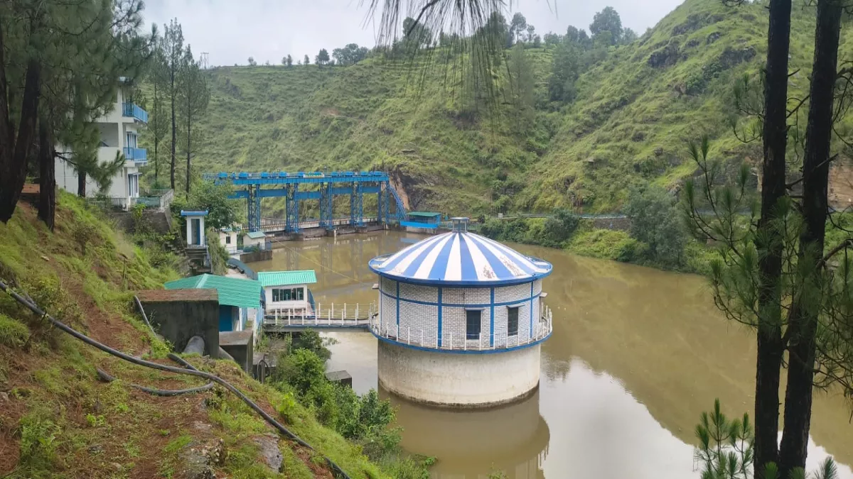 Almora News: फाल्ट आने से नहीं चले पंप, ठप रही जलापूर्ति, 40 हजार की आबादी को करना पड़ा परेशानी का सामना