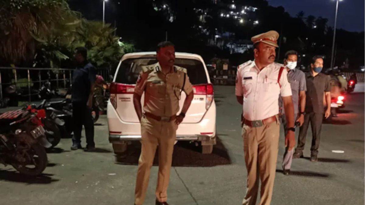 https://www.jagranimages.com/images/newimg/18082025/18_08_2025-andhra_pradesh_police_24016571.jpg