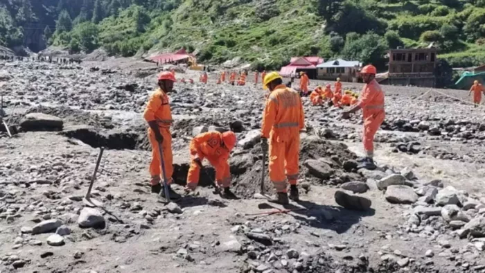 विशेषज्ञ डा. सत्येंद्र ने धराली घटना की वजह बताई। जागरण