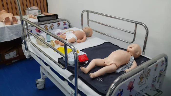 मेडिकल छात्र लैब में सीखेंगे गले में फंसा सिक्का निकालना और प्रसव कराना