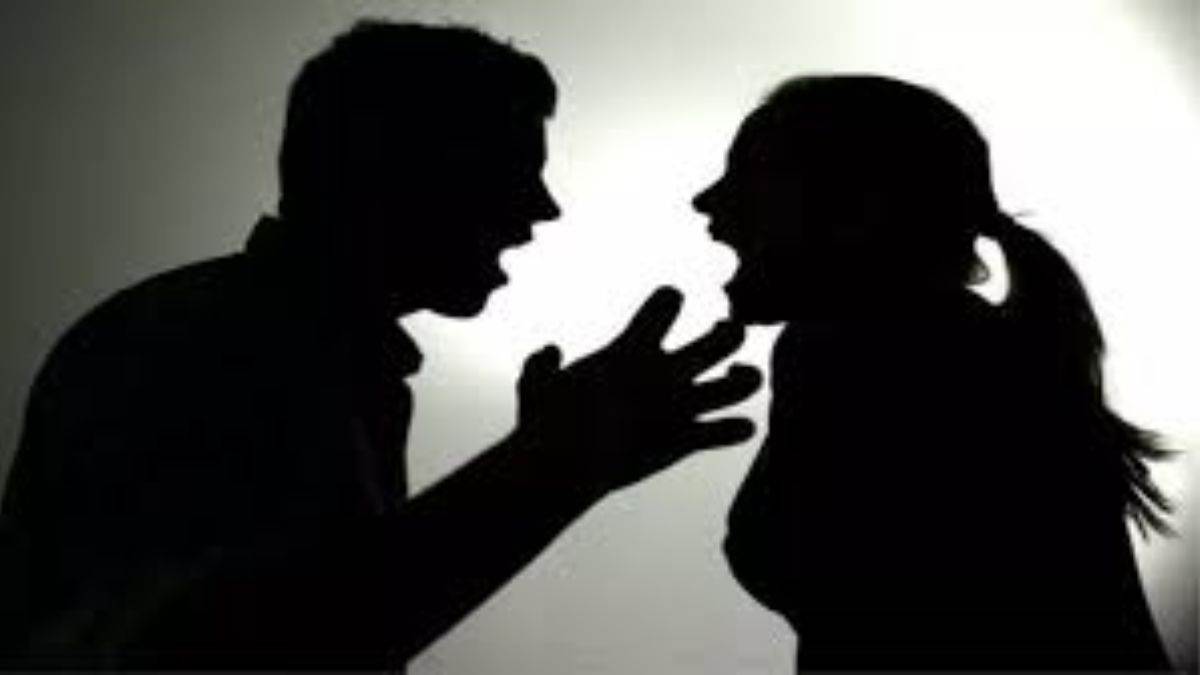 https://www.jagranimages.com/images/newimg/18082025/18_08_2025-husband_cut_wife_nose_24017035.jpg