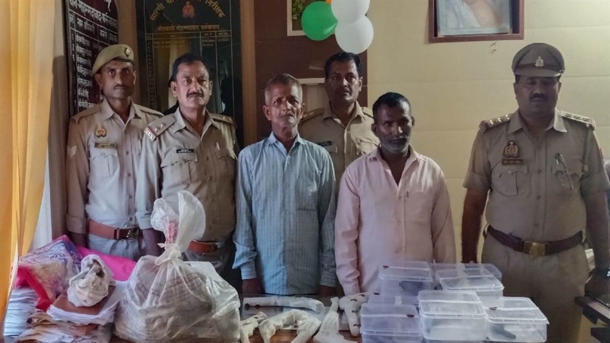 https://www.jagranimages.com/images/newimg/18082025/18_08_2025-illegal_arms_factory_exposed_in_mohammadabad__24016251.jpg
