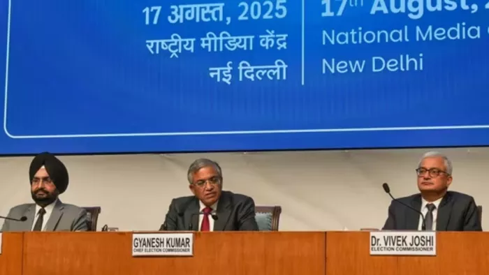 वोटर लिस्ट से हटाए गए नामों की सूची नामों की सूची जिला मजिस्ट्रेटों की वेबसाइटों पर डाल दी गई है।