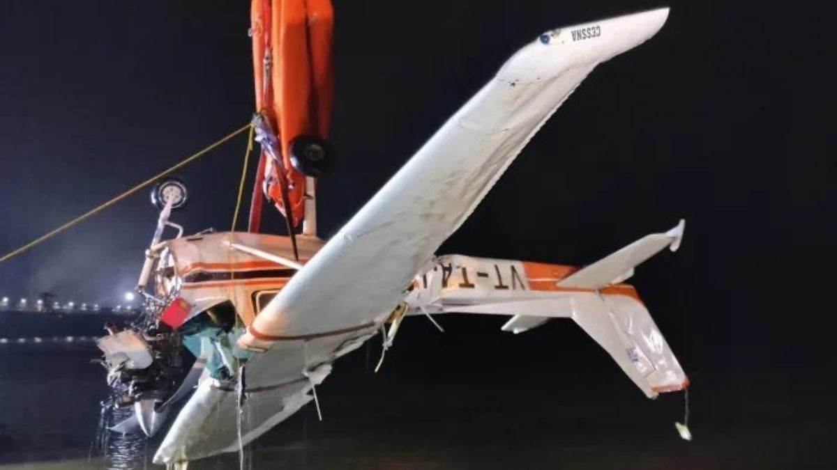 https://www.jagranimages.com/images/newimg/18082025/18_08_2025-jamshedpur_plane_crash_24016898.jpg