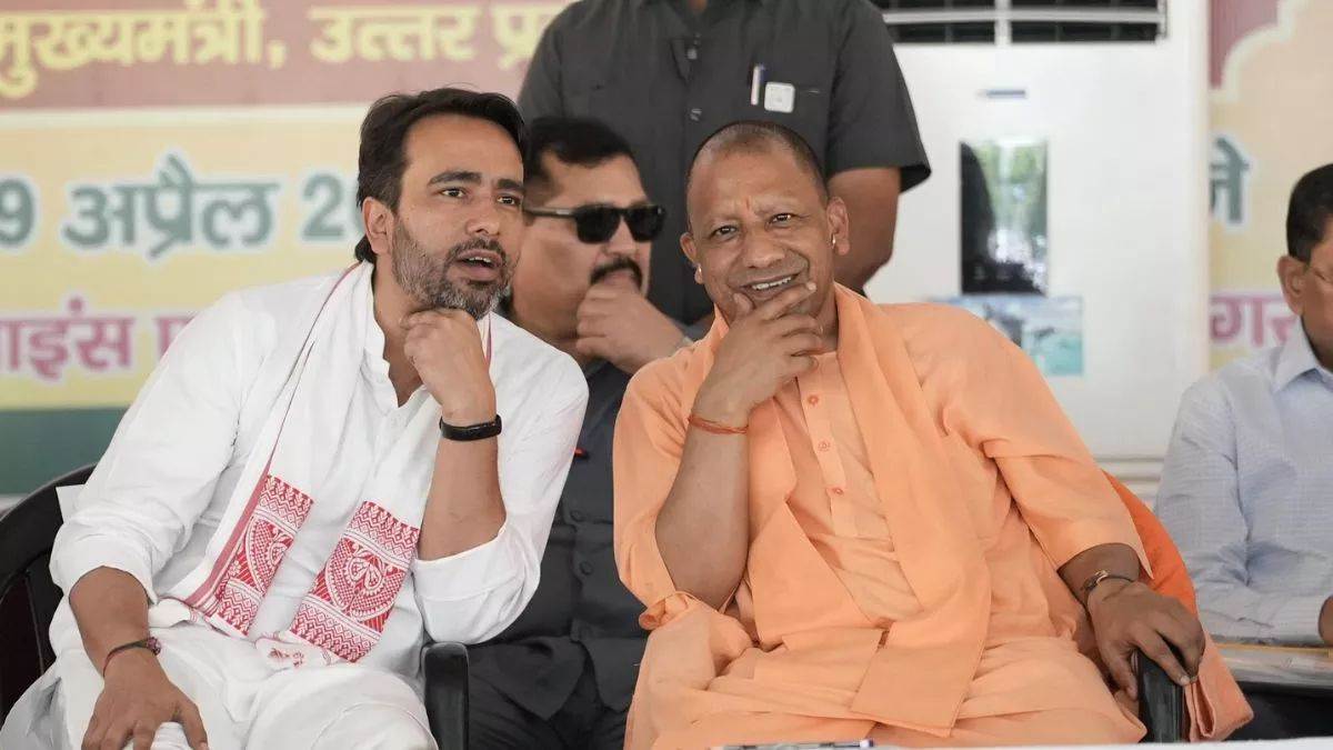 https://www.jagranimages.com/images/newimg/18082025/18_08_2025-jayant_chaudhary_cm_yogi__24017134.jpg