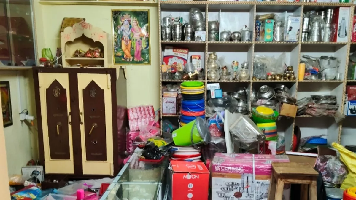 बक्सर के मठिला बाजार में आभूषण दुकान से 15 लाख के आभूषण की चोरी, जांच में जुटी पुलिस