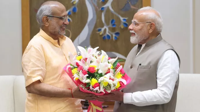 NDA के उपराष्ट्रपति उम्मीदवार सीपी राधाकृष्णन ने PM मोदी से की मुलाकात। (फोटो- X/@narendramodi)