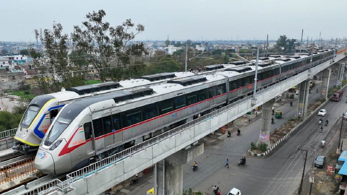 https://www.jagranimages.com/images/newimg/18082025/18_08_2025-rapid_and_metro_r_24017237.jpg