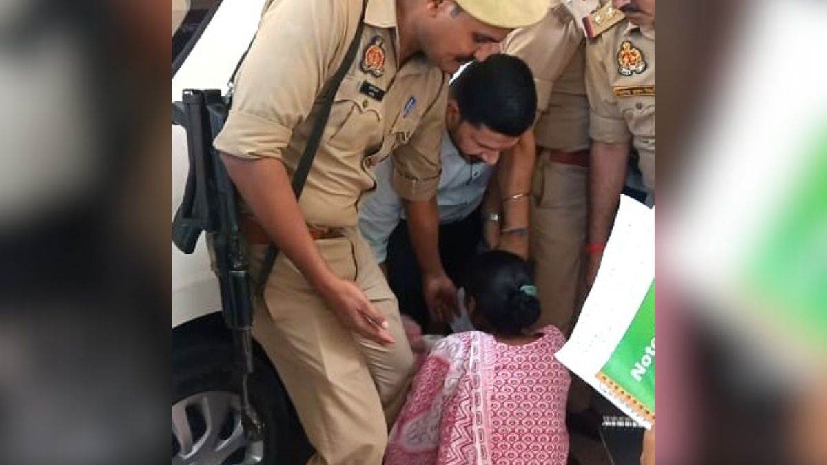 मुरादाबाद: पति का आगरा निवासी युवती से चक्कर, शिक्षिका पत्नी को कर रहा प्रताड़ित, पुलिस ने कर दी यह कार्रवाई मुरादाबाद: पति का आगरा निवासी युवती से चक्कर, शिक्षिका पत्नी को कर रहा प्रताड़ित, पुलिस ने कर दी यह कार्रवाई