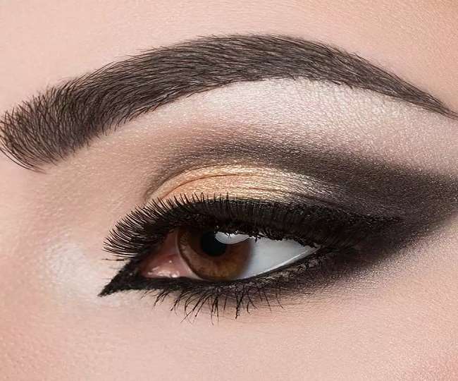 Eye Makeup Tips: आंखों को खूबसूरत बनाना चाहती हैं तो यू करें आंखों का मेकअप - If You Want To Make Eyes Beautiful With Wearing Mask Then Do Eye Make Up In