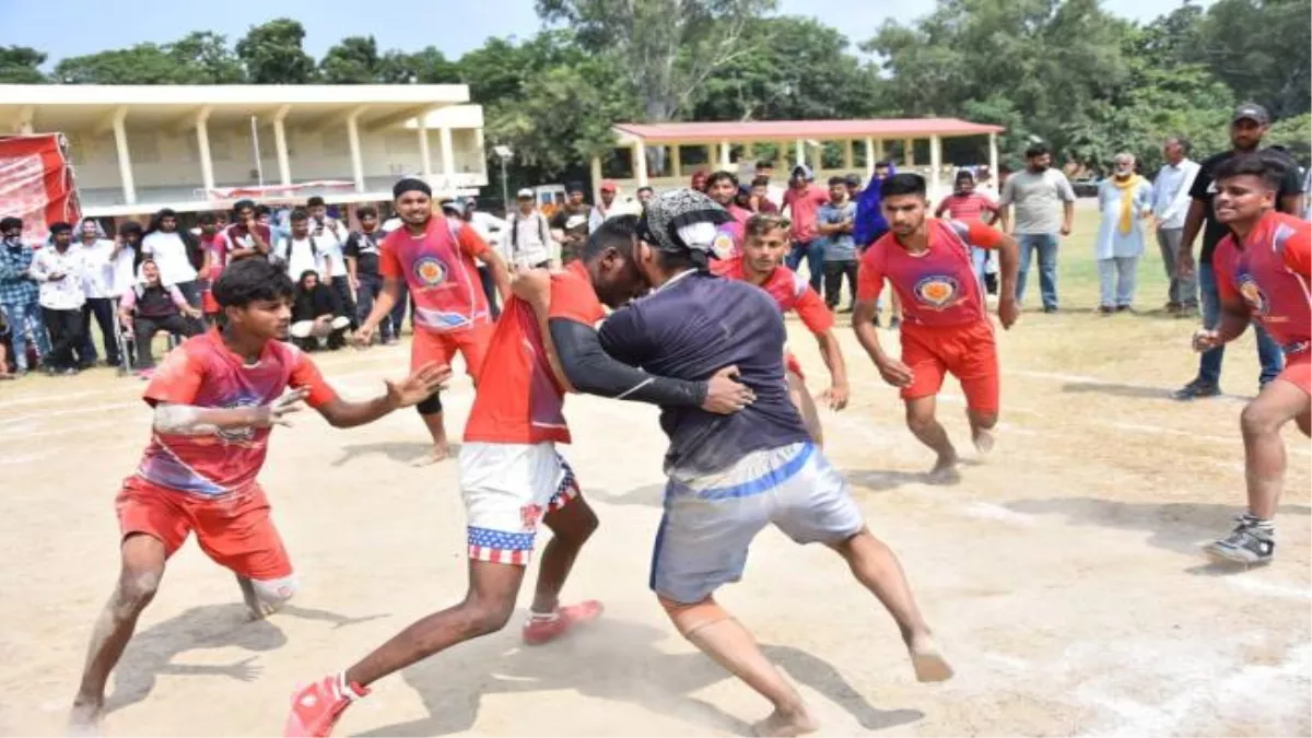 नवांशहर में एसडीएम ने खेड़ां वतन पंजाब दिया के विजेताओं के पुरस्कार वितरित किए, बोले- अच्छे खिलाड़ियों को मिलेगा बेहतर मंच